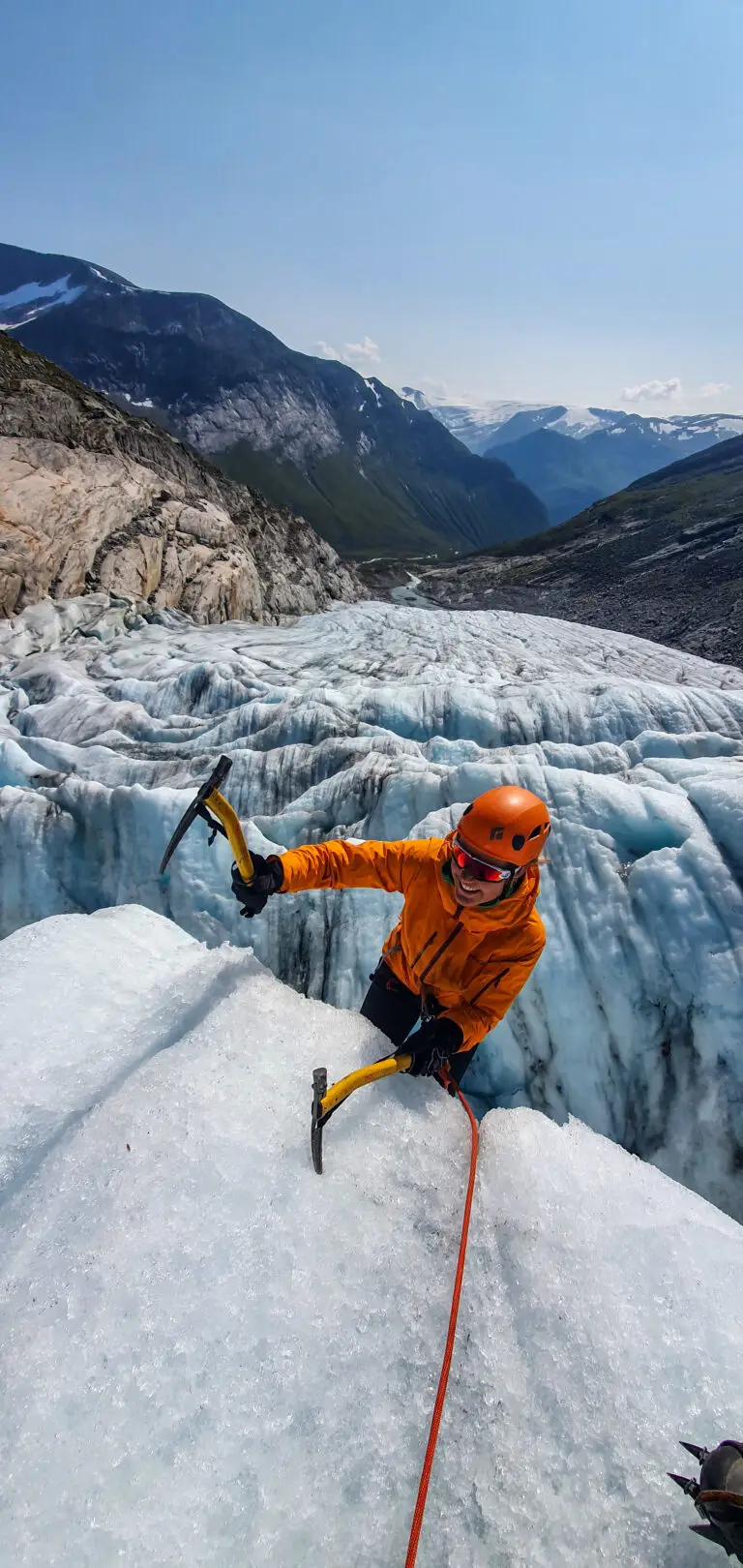 Glacier Guiding | Mountaingoat Guiding